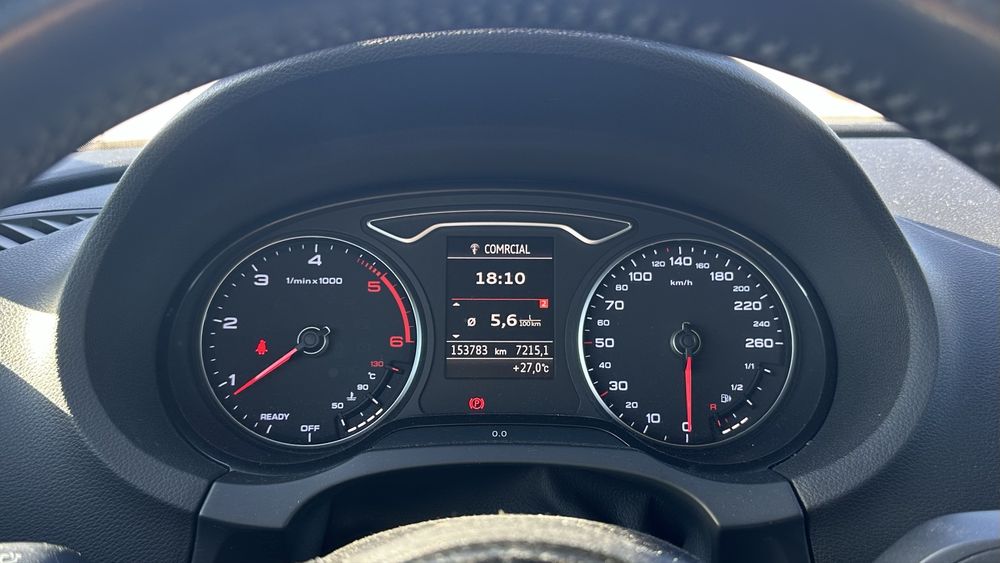 Audi A3 Sportback 1.6 TDI – Nacional – CarPlay – Travões Novos