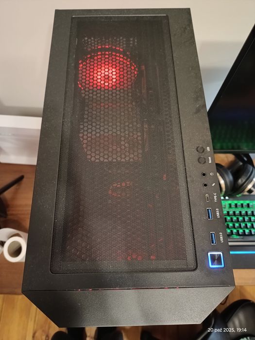 Komputer do gier R7-5700X, 16GB RAM, 2TB SSD, Radeon RX 6600 8GB