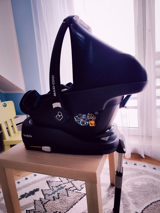 Fotelik Maxi Cosi Pebble i bazą Family Fix