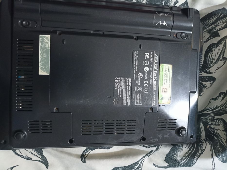 Нетбук на запчастини