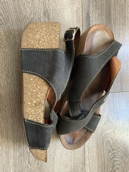 Sandaly na platformie