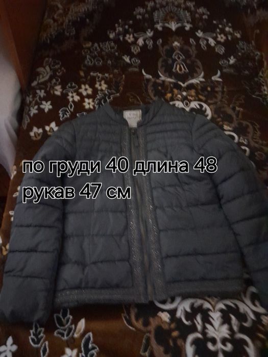 Курточки демисезонные  на девочку подростка размер S . 42 -44   .