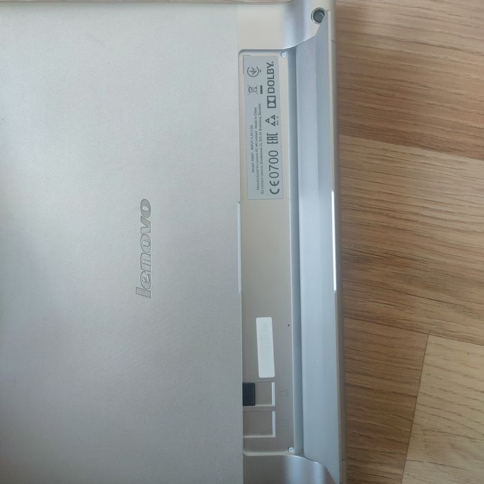 Планшет Lenovo Yoga Tablet B8000-Н