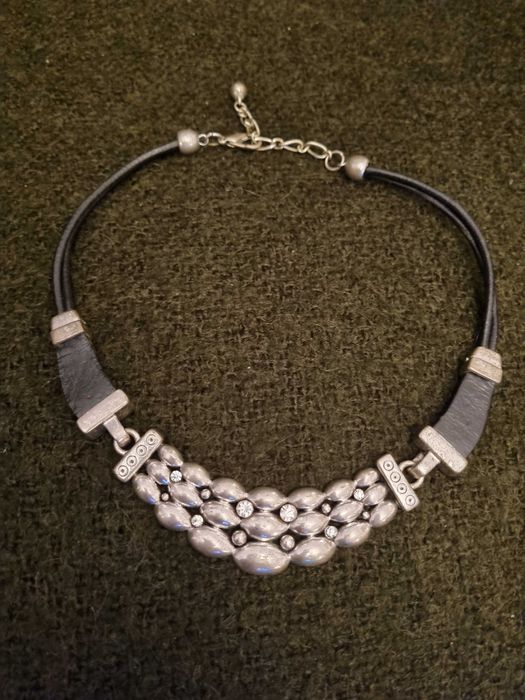 Naszjnik metalowy+skóra z cyrkoniami