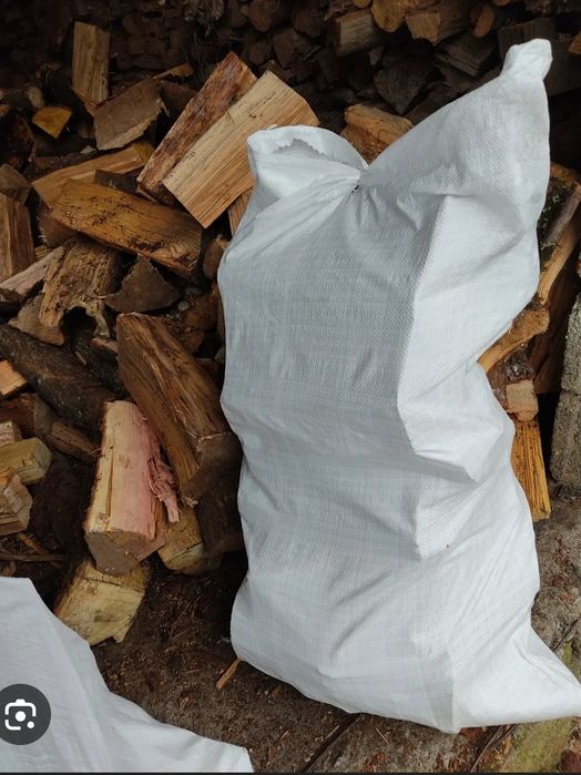 Sacos de lenha carvalho