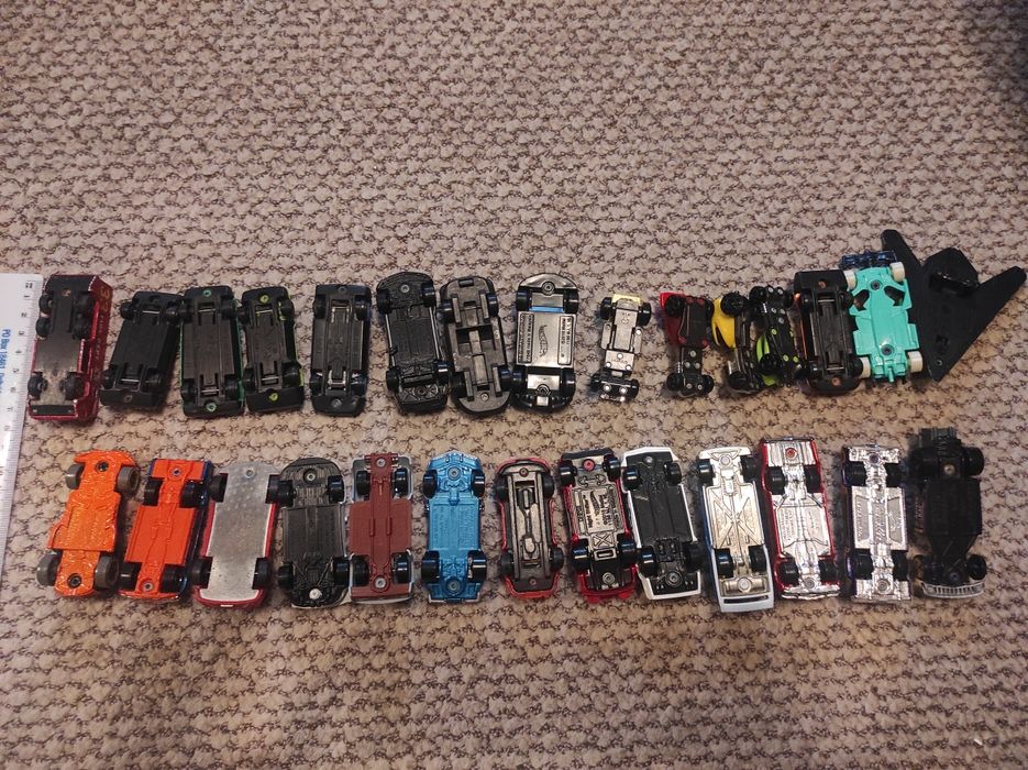 Машинки Hot Wheels и другие + дорога
