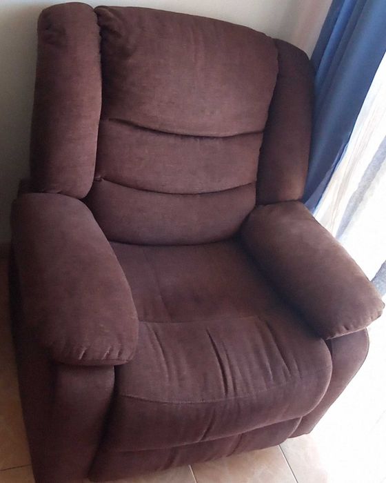 Cadeirão rebatível Conforama como novo