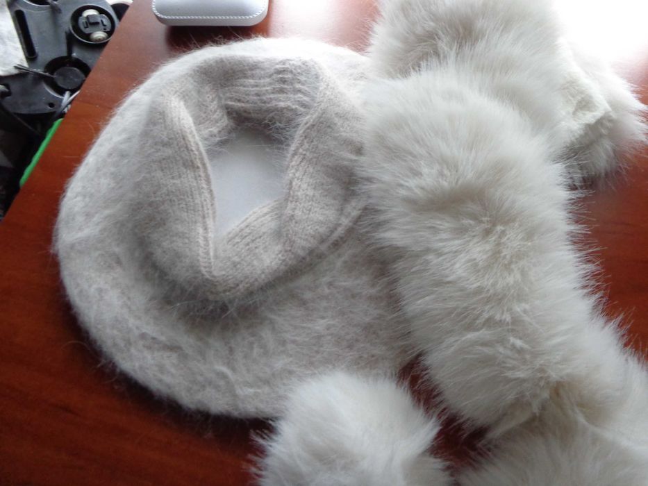 beret beżowy plus kołnierz lisopodobny