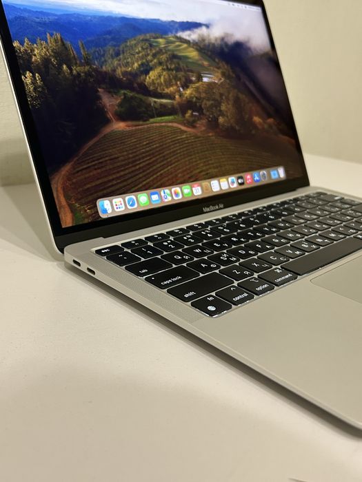 Macbook air 13 m1 8/256 gb