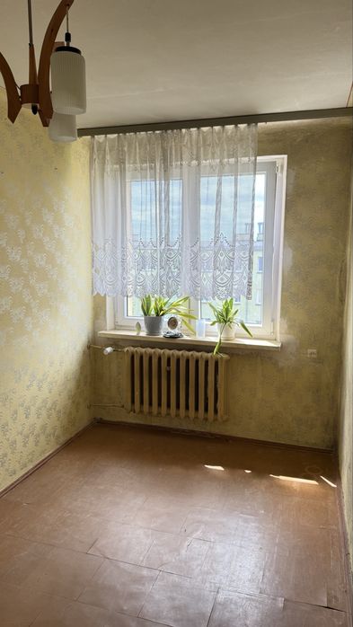 Mieszkanie / 4 pokoje / 57m / Piwnica