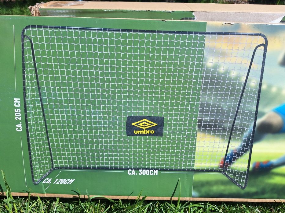 Bramki do piłki nożnej UMBRO 300x205x120cm
