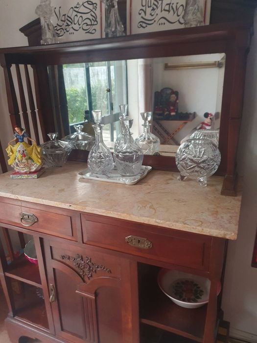 Móvel de sala de jantar, antigo