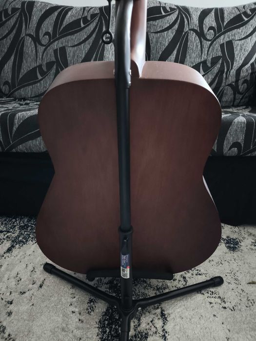 Guitarra Yamaha F400 | Estilo Dreadnought