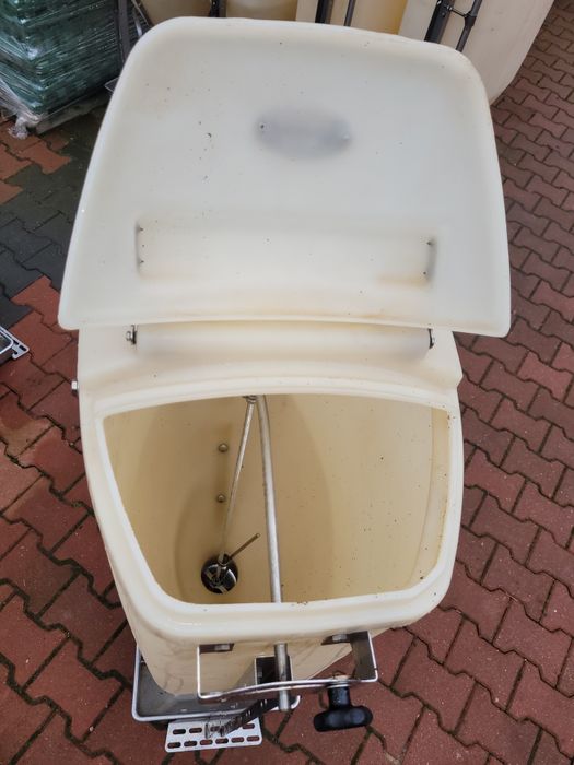 Paśnik Automat Paszowy Tubomat na mokro Warchlak - Tucznik Pork Feeder