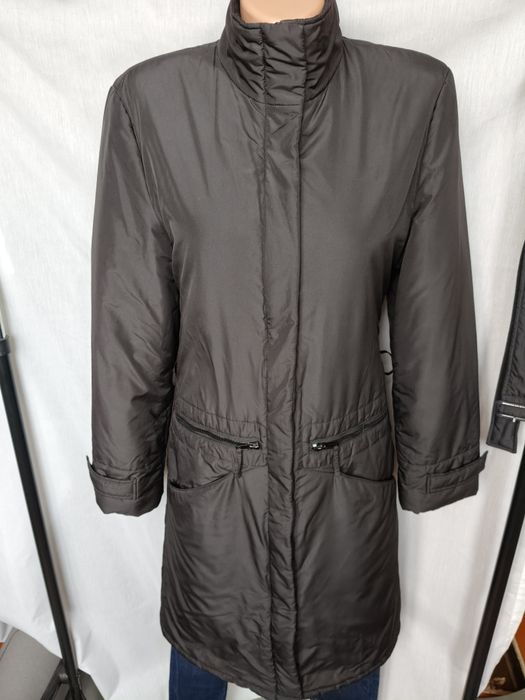 Пальто жіночечорного кольору