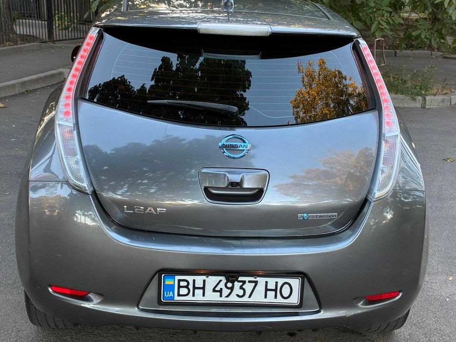 Nissan Leaf 2015 продам