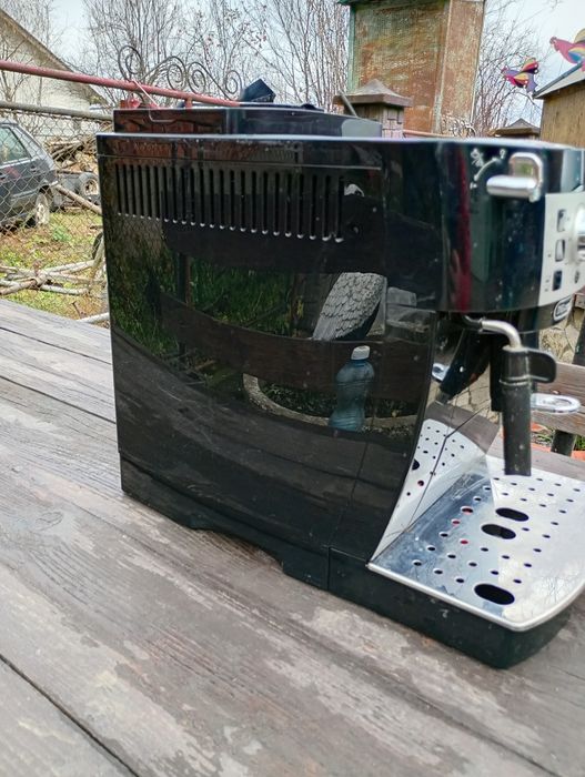 Кавоварка делонгі магніфіка с