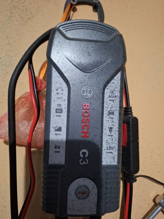 Зарядний пристрій випрямляч BOSCH C3 6V 12V AGM GEL