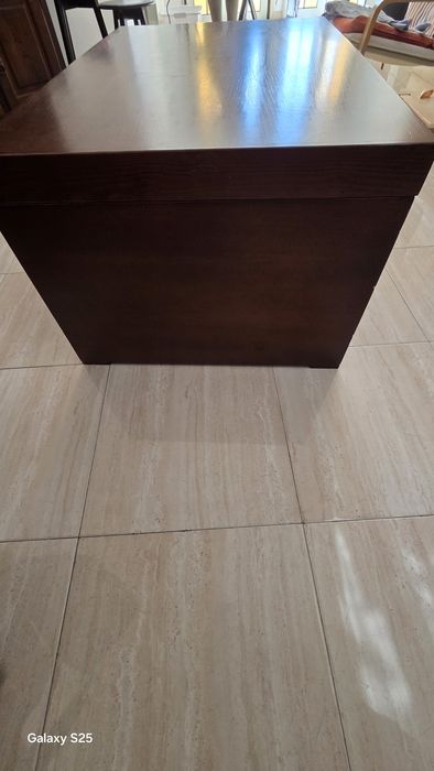 Arca enxoval em madeira maciça de castanho