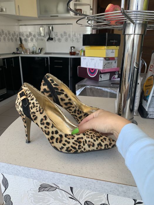 Продам туфли River Island