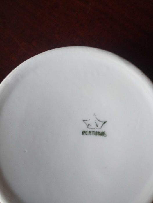 Duas almoçadeiras antigas