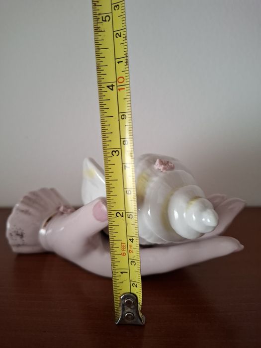 Cinzeiro Mao com búzio