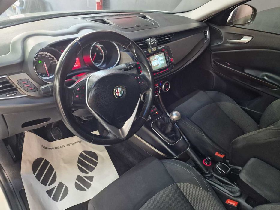 Alfa Romeo Giulietta 1.6 JTDM Sport J18 120cv – 2016 Nacional, AC Bi-Zona, Sensores Estacionamento, Garantia — photo 2