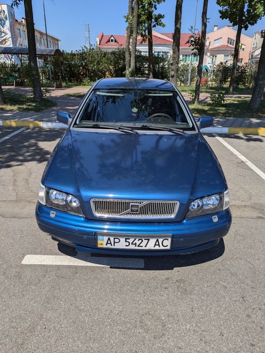 Авто Volvo S40, 1998