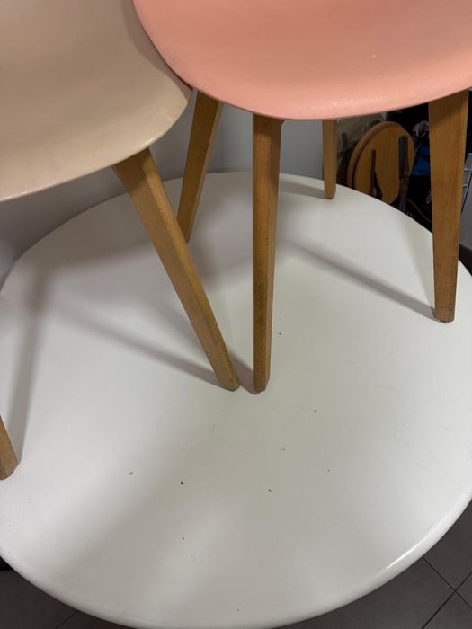 Vendo mesa rendonda + cadeiras