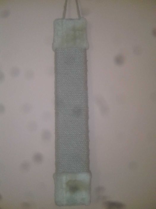 Точилка нігтів для котів.