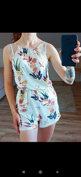 Nowy kombinezon damski krótki biały w kwiaty na lato letni modny 34 xs