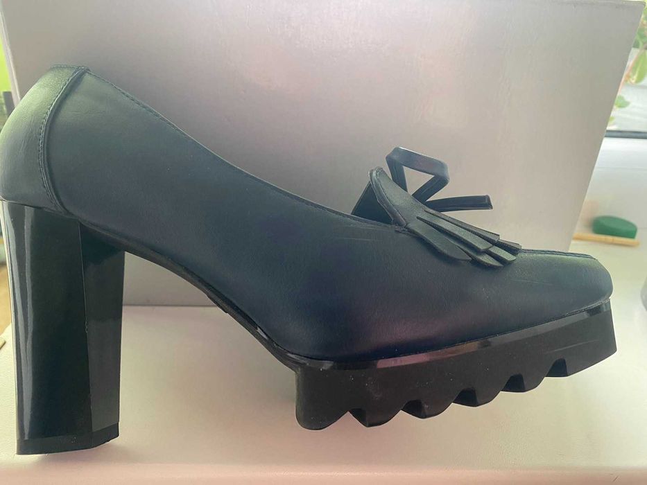 Туфли женские на высоком каблуке 38 размер