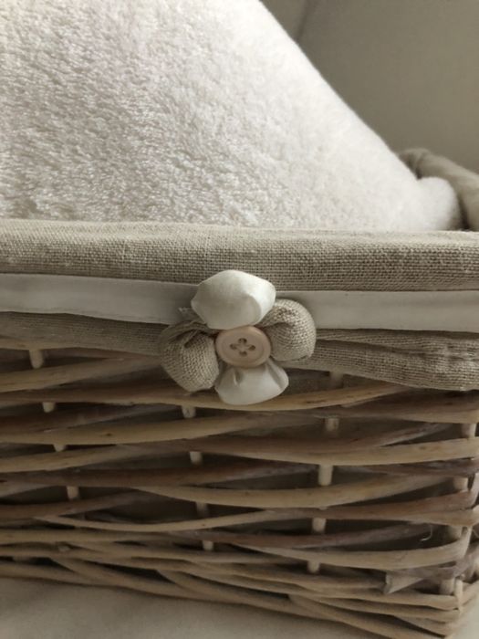 2 Cestos palhinha brancos Zara Home Novos, cabides veludo