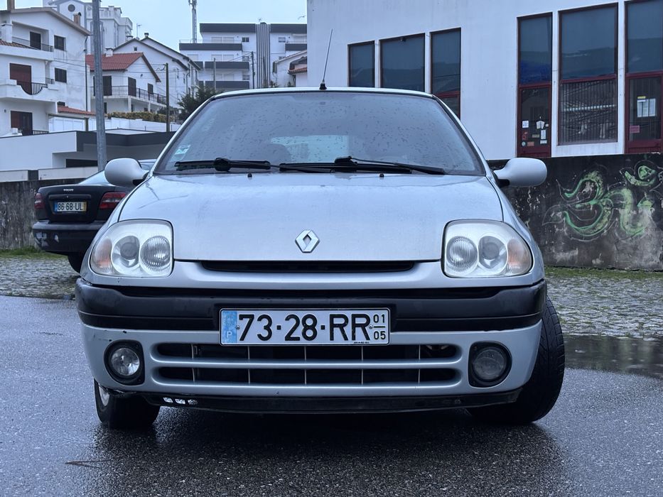 Renault Clio 1.2 16V - Ano 2005