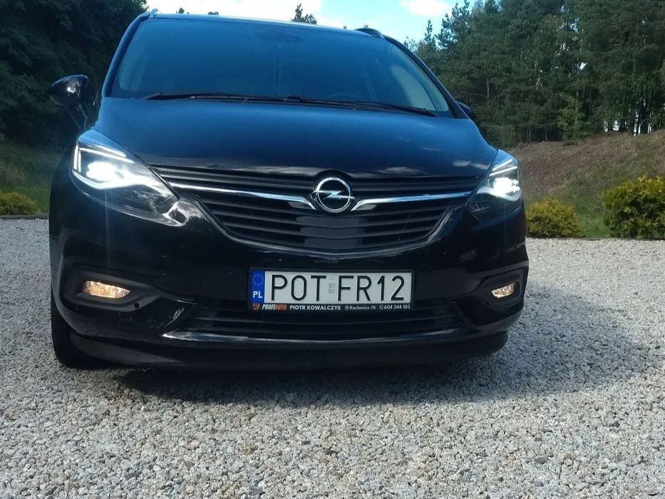 Opel Zafira Zafira C FL 170km 7 osób automat