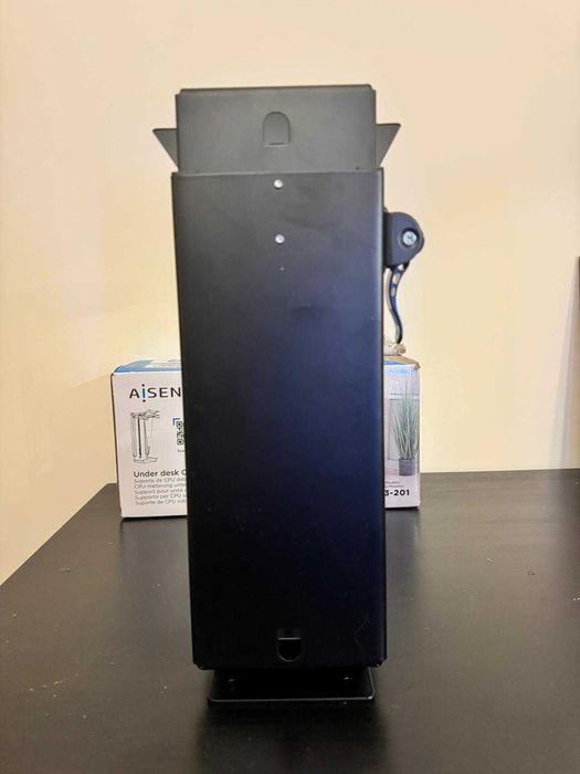 Suporte para CPU Ajustável com Rotação 360° – Instalação Sob a Mesa