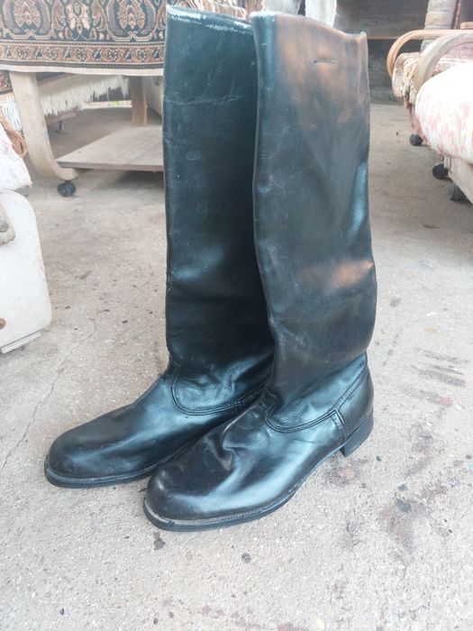 Продам хромовые сапоги .