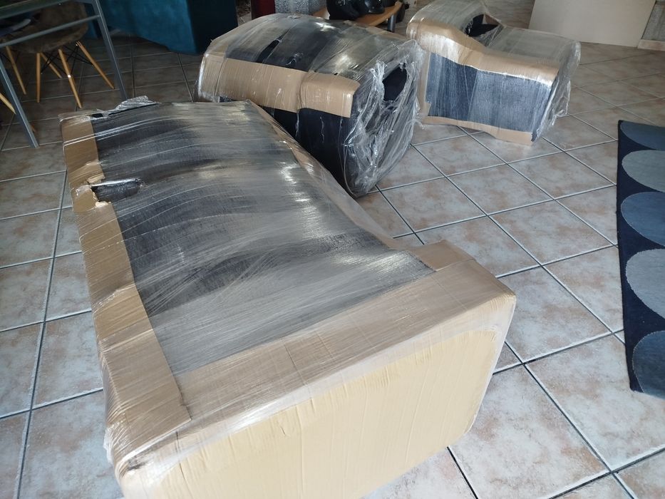 Sofá novo de 3 lugares+ chese