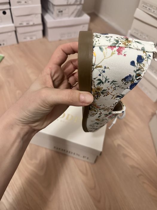 Saszki goodin biale w kwiaty