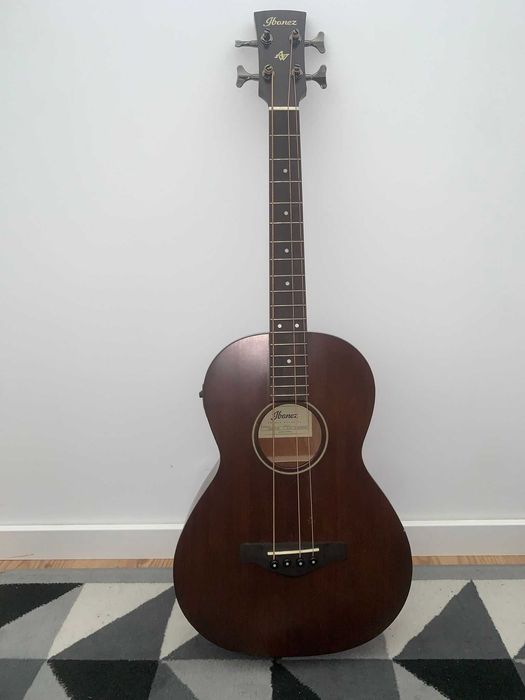 Baixo Semi Acustico e Saco