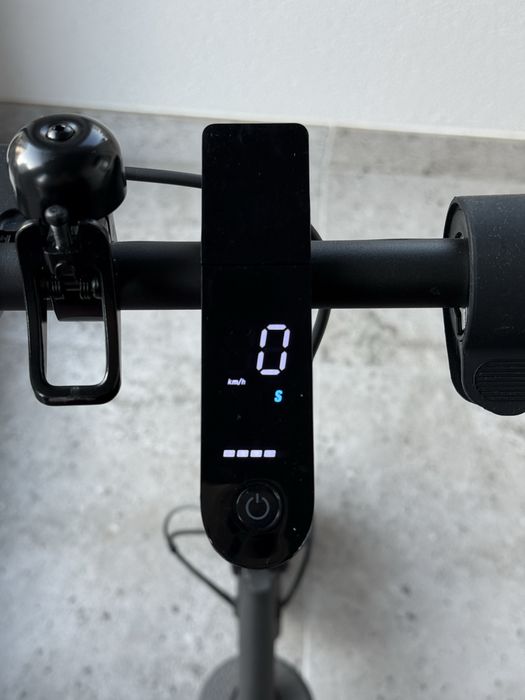 Hulajnoga elektryczna Xiaomi Mi Electric Scooter 1S