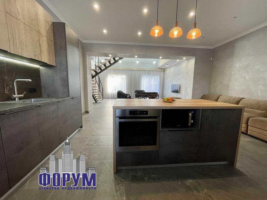 Продам новый дом 280 кв.м. Бородинский мкрн.183000  у.е.
