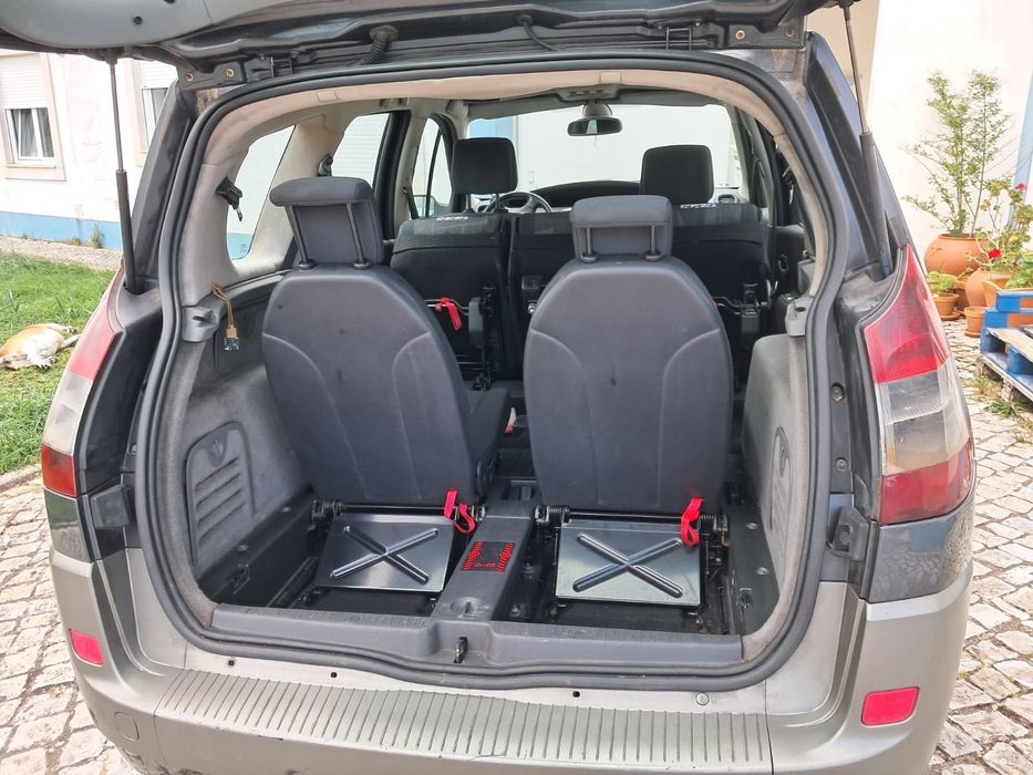 Renault Grand Senic, 7 lugares, 110 cavalos.