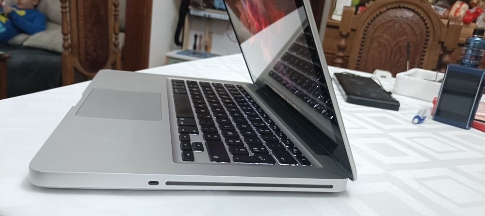 MacBook Pro 13” i5 | 16GB RAM | 1TB