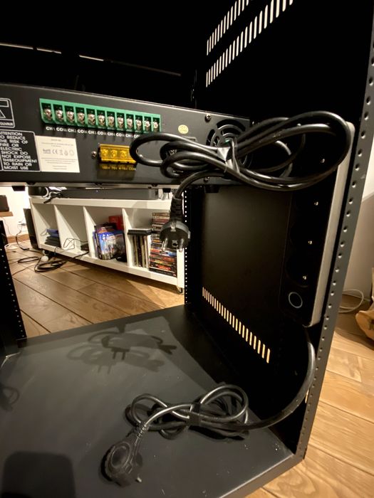 Wzmacniacz radiowęzłowy MRS 150W, Sterownik DMX LIGHT4ME, Szafa RACK19