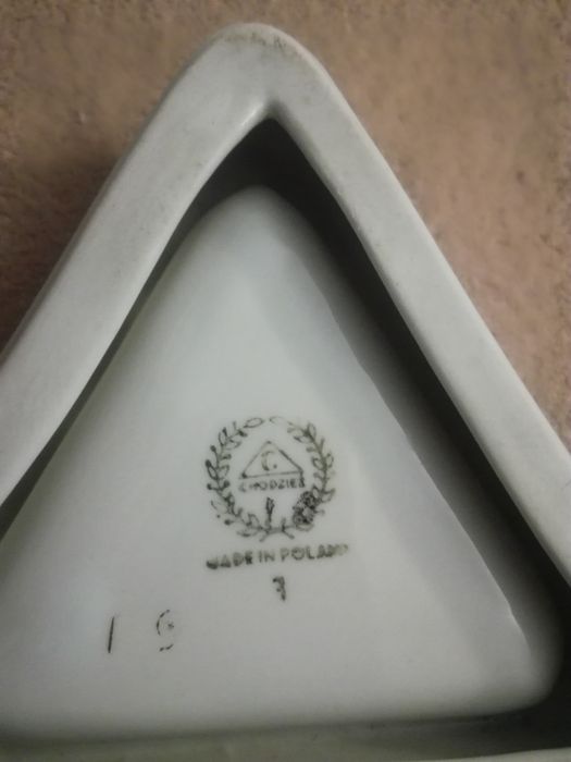Stara popielniczka Chodzież porcelanowa trójkątna