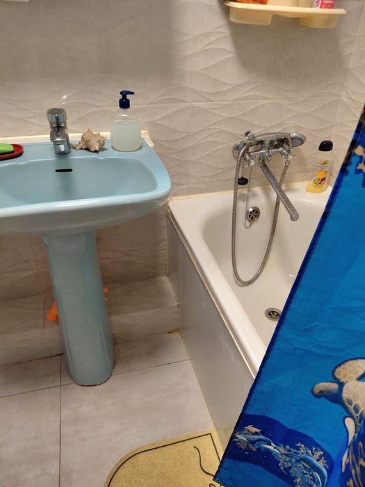 "Караван*ТРЦ посуточно 1 к.квартира два дивана