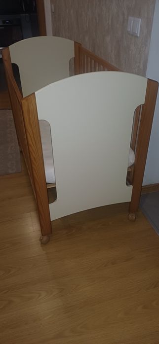 Cama para bebé usada