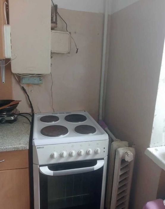 В продаже комната в коммуне. Выделена блоком.