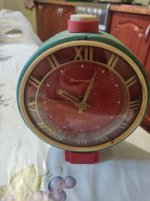 Продам будильник времён СССР